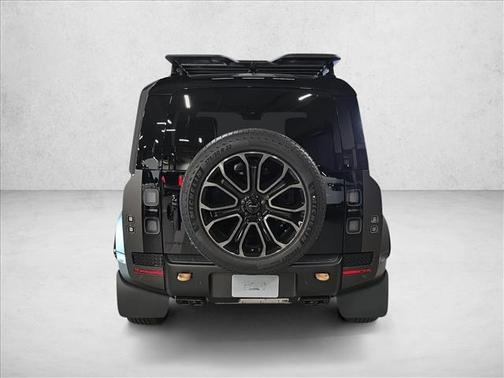 2026 Land Rover Defender OCTA