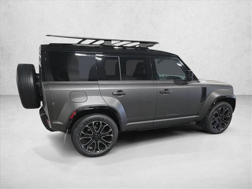 2026 Land Rover Defender OCTA