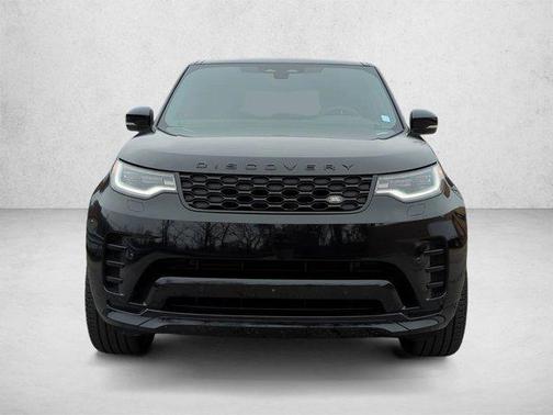 Santorini Black Metallic 2024 Land Rover Discovery P360 Dynamic SE