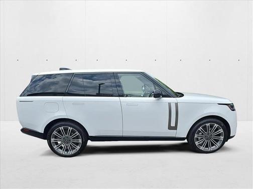 2025 Land Rover Range Rover P530 SE