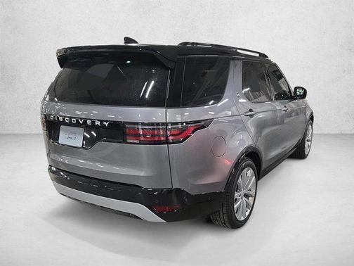 Eiger Grey Metallic 2026 Land Rover Discovery Gemini Edition