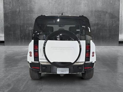 2025 Land Rover Defender 110 P400 X-Dynamic SE