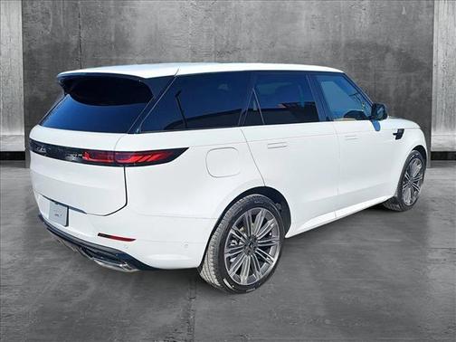 2025 Land Rover Range Rover Sport SE