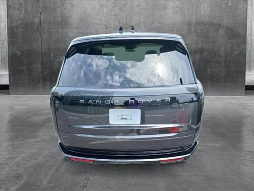 2025 Land Rover Range Rover P400 SE