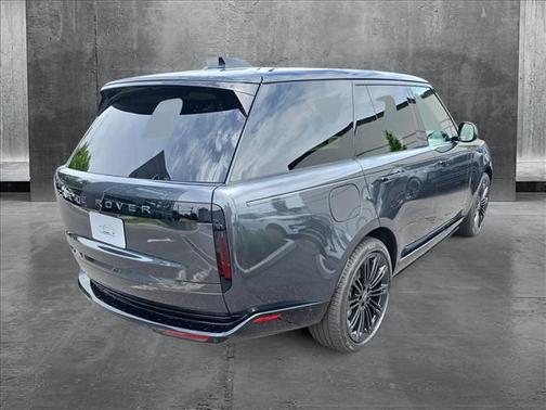 2025 Land Rover Range Rover P400 SE