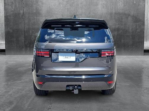2025 Land Rover Discovery P300 Dynamic SE
