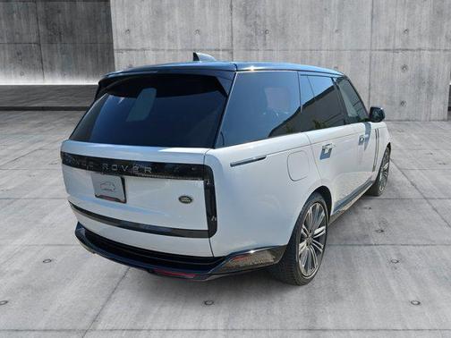 2023 Land Rover Range Rover P530 SE