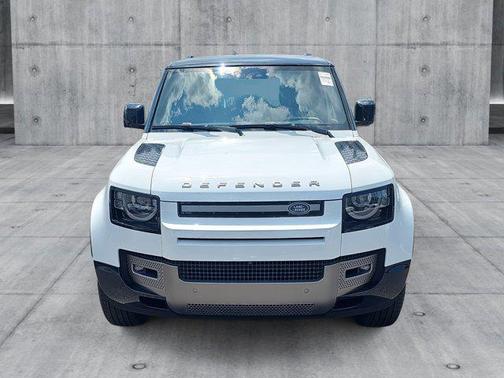 2025 Land Rover Defender 90 P400 X-Dynamic SE