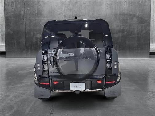 2025 Land Rover Defender 110 P400 X