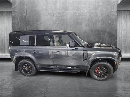 2025 Land Rover Defender 110 P400 X