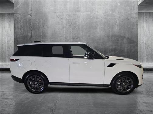 2025 Land Rover Range Rover Sport SE