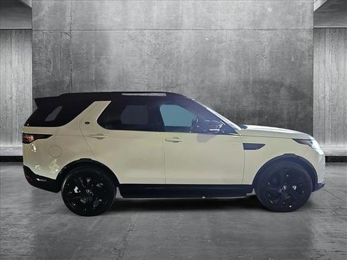 2025 Land Rover Discovery P360 Dynamic SE