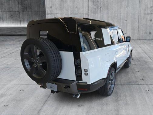 2025 Land Rover Defender V8