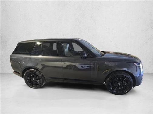 2025 Land Rover Range Rover P530 SE