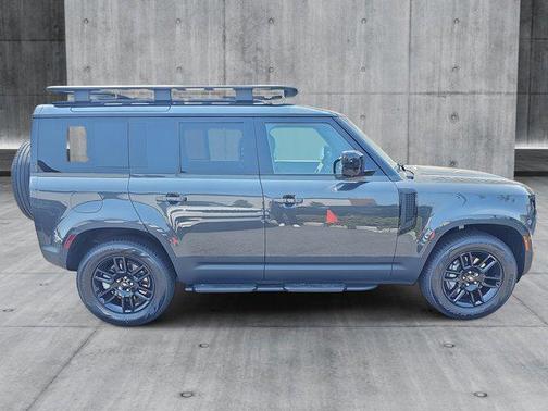 2025 Land Rover Defender 110 P400 S