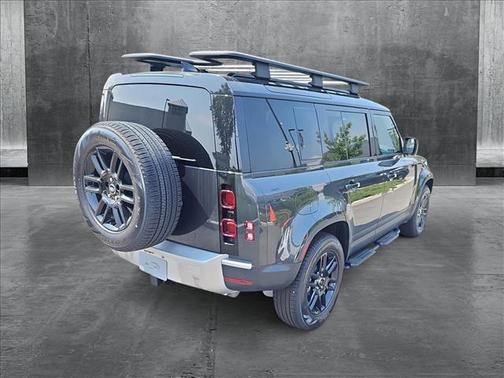 2025 Land Rover Defender 110 P400 S