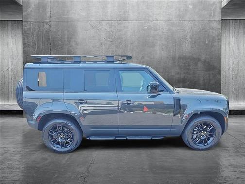 2025 Land Rover Defender 110 P400 S