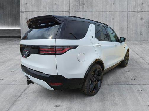 2024 Land Rover Discovery P300 Dynamic SE