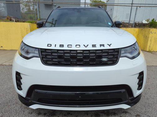 2024 Land Rover Discovery P300 Dynamic SE