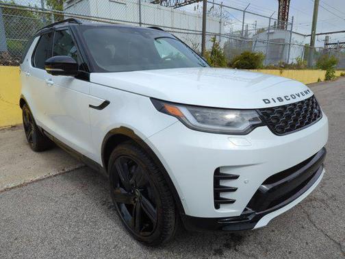 2024 Land Rover Discovery P300 Dynamic SE