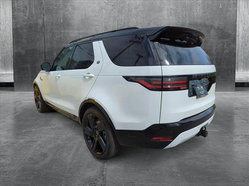 2024 Land Rover Discovery P300 Dynamic SE