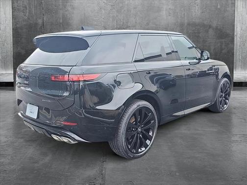 2025 Land Rover Range Rover Sport SE
