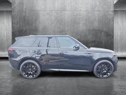 2025 Land Rover Range Rover Sport SE