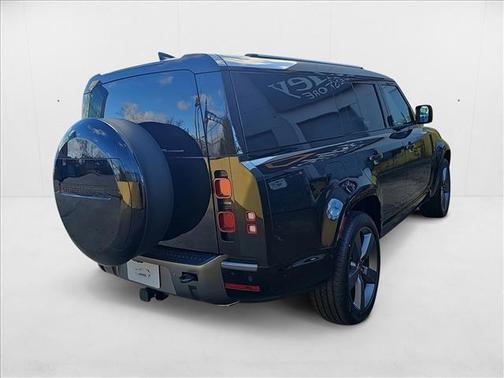 2024 Land Rover Defender 130 P400 Outbound