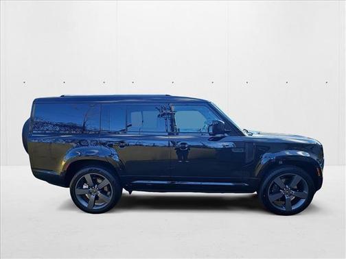 2024 Land Rover Defender 130 P400 Outbound