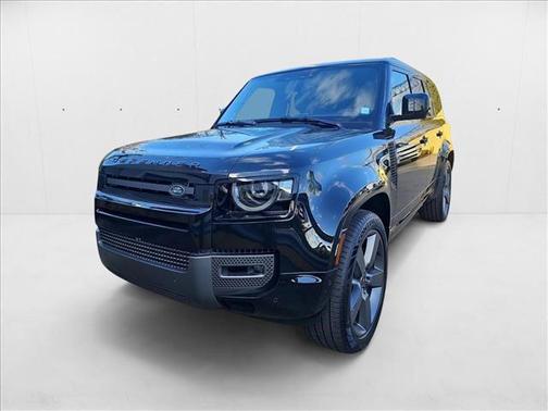 2024 Land Rover Defender 130 P400 Outbound