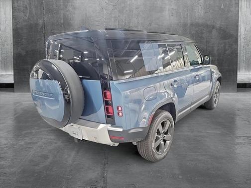 2025 Land Rover Defender 110 P300
