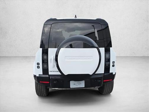 2026 Land Rover Defender P400 X-Dynamic SE