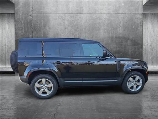 2025 Land Rover Defender 110 P400 S