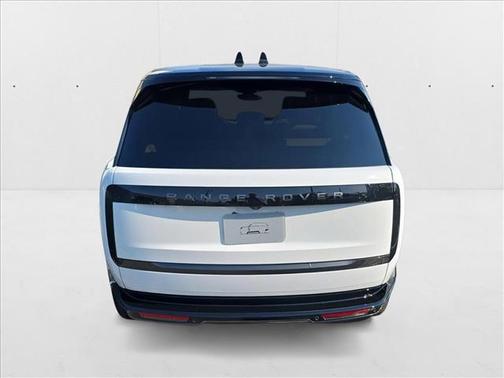 2025 Land Rover Range Rover P400 SE 7 Seat