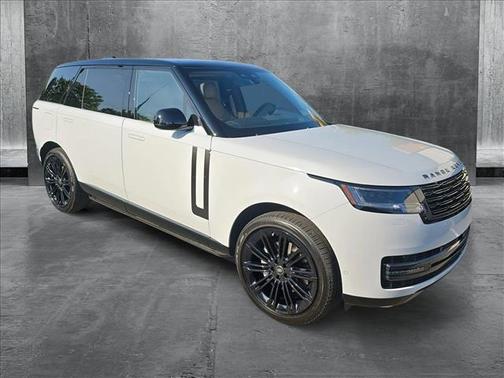 2025 Land Rover Range Rover P400 SE 7 Seat