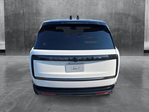 2025 Land Rover Range Rover P400 SE 7 Seat