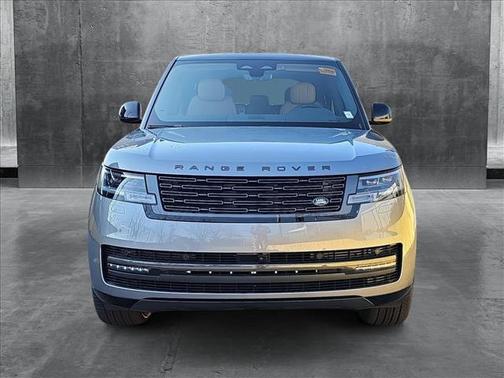 2025 Land Rover Range Rover P550e SE