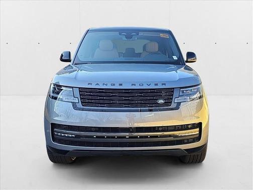 2025 Land Rover Range Rover P550e SE