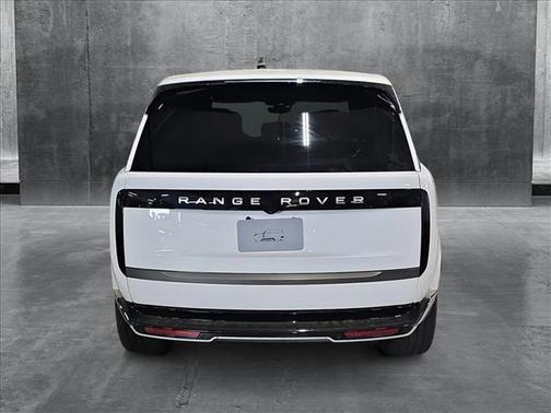 2025 Land Rover Range Rover P530 SE 7 Seat