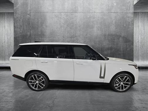 2025 Land Rover Range Rover P530 SE 7 Seat
