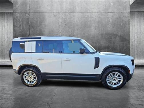 2025 Land Rover Defender 110 P400 S