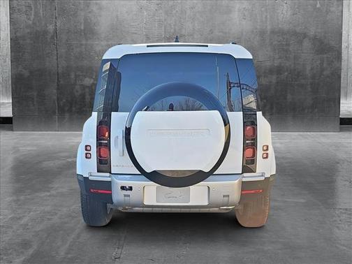 2025 Land Rover Defender 110 P400 S