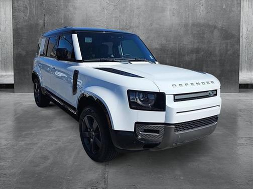 2025 Land Rover Defender 110 P400 X-Dynamic SE