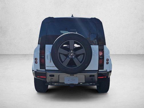 Fuji White 2025 Land Rover Defender 110 P400 X-Dynamic SE