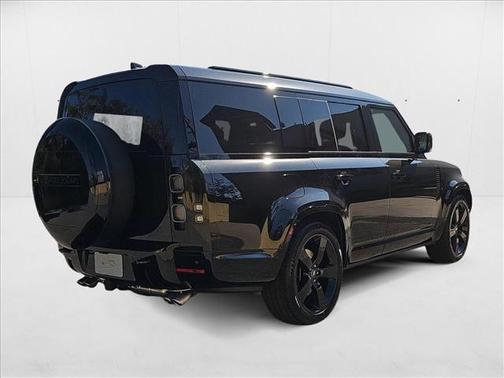 2025 Land Rover Defender V8