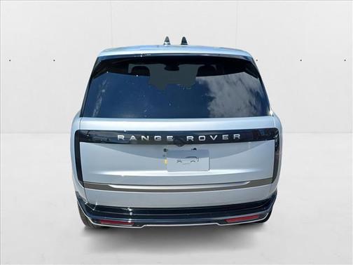 2025 Land Rover Range Rover P530 SE