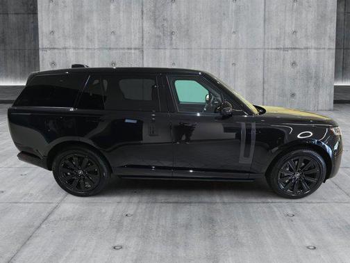 2025 Land Rover Range Rover P400 SE 7 Seat