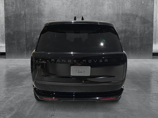 2025 Land Rover Range Rover P400 SE 7 Seat
