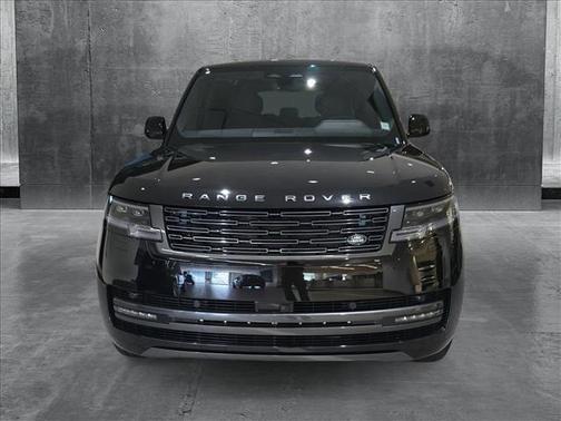 2025 Land Rover Range Rover P400 SE 7 Seat