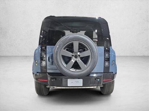 2026 Land Rover Defender P400 X-Dynamic SE